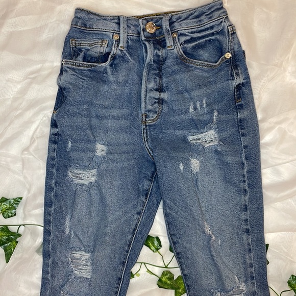 FOREVER 21 • DISTRESSED • SKINNY JEANS • SIZE 24W (SIZE 0) • LIKE NEW CONDITION - Picture 4 of 11